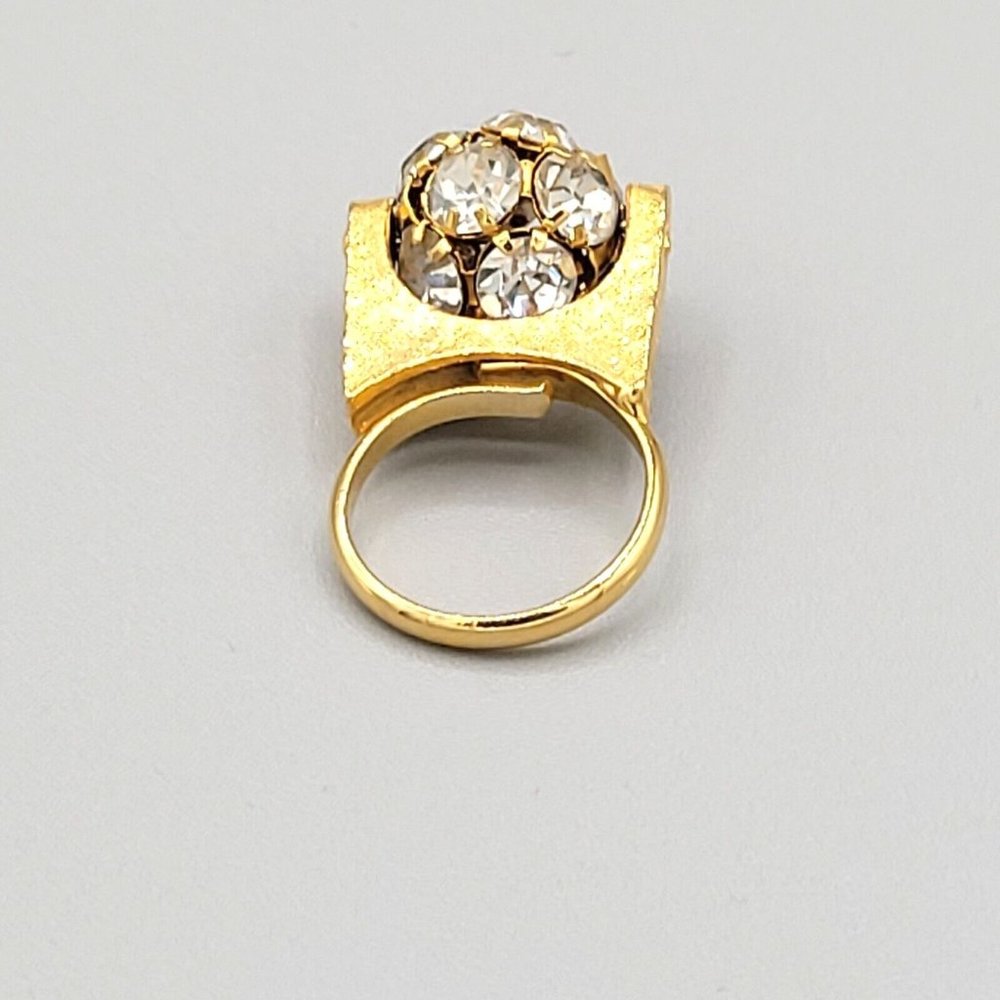 Womens Gold Tone Metal Fashion Ring with Clear Crystal Details Size 5 3/4
